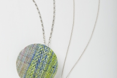 The Brooches can use as neckless